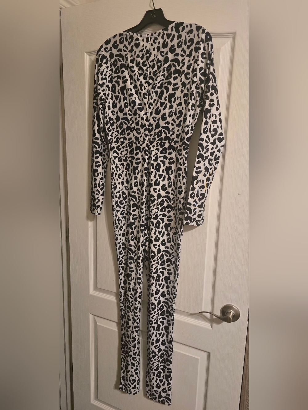AKIRA Black and White Animal Print Snow Leopard Bodysuit Jumpsuit SZ XL - Picture 2 of 6